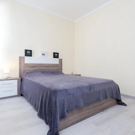 아파트 Elegant With Sea View In 100 M² Air Conditioned