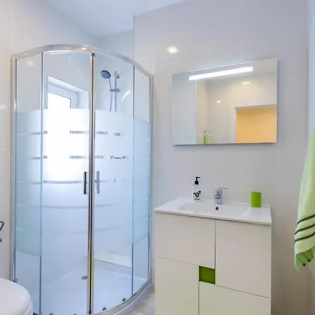 Apartment Elegant With Sea View In 100 M² Air Conditioned *